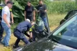  Urmărit național și internațional, capturat după o intervenție în trafic la Botoșani. Bărbatul condamnat pentru furt calificat a fost încătușat