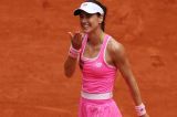 Emma Răducanu o oprește pe Sorana Cîrstea la Queen’s. Românca, învinsă în două seturi după un început dificil