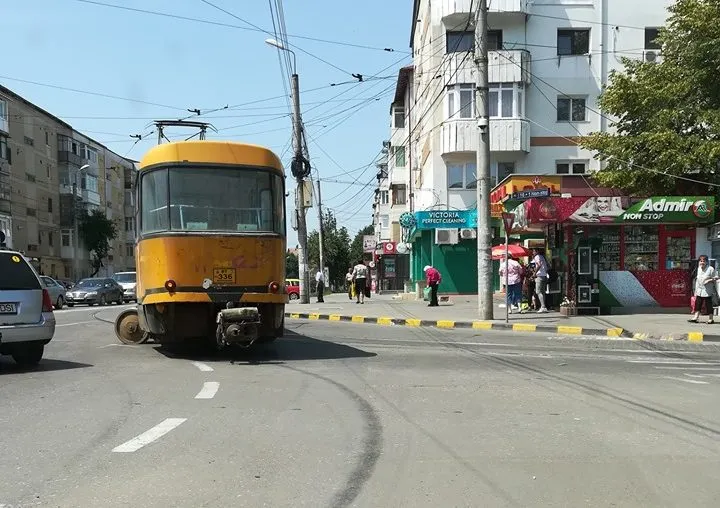 tramvai deraiat (3)
