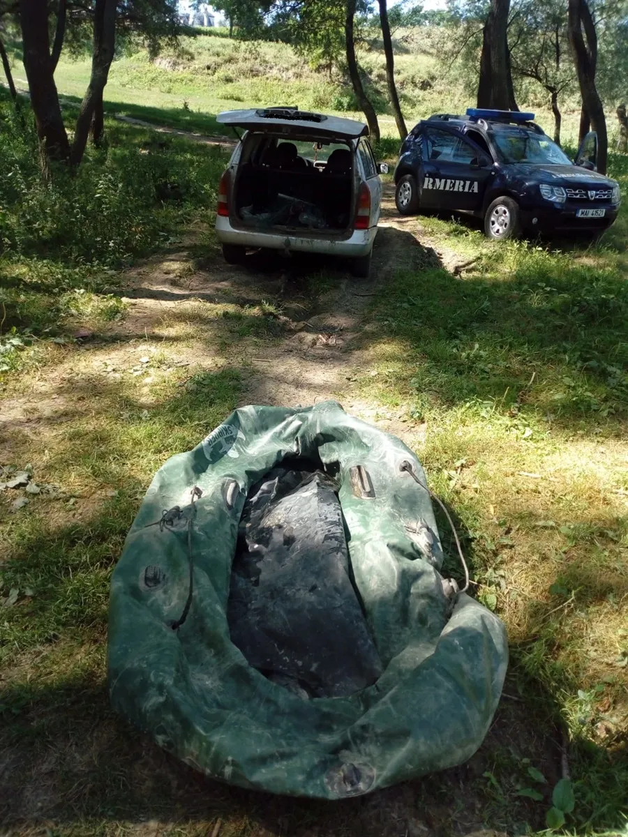 pescar prins de jandarmi