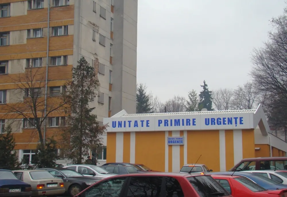 A provocat un accident, a transortat victima la spital și ulterior a anunțat Poliția