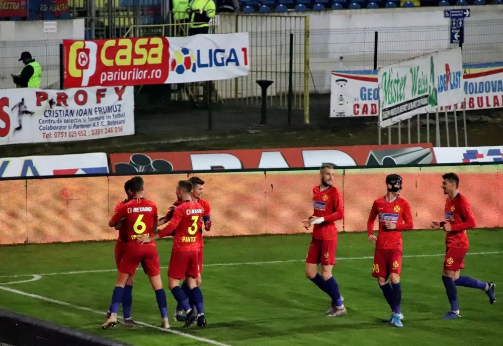 FC SB învinge cu 2-0 la Botoșani după ce a jucat din minutul 63 cu un om în minus