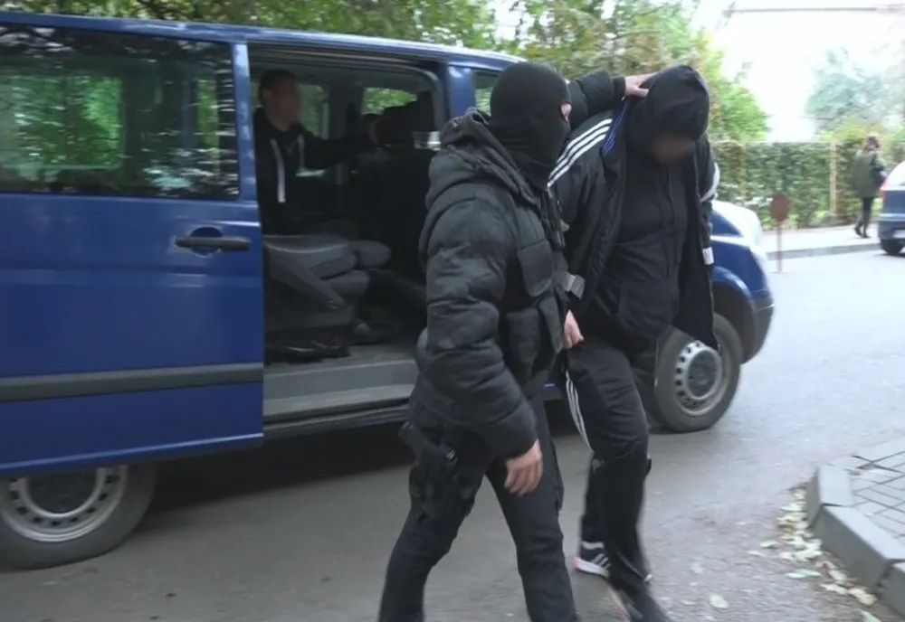 Tânăr de 18 ani anchetat pentru că a vândut o mașină care era furată din Germania