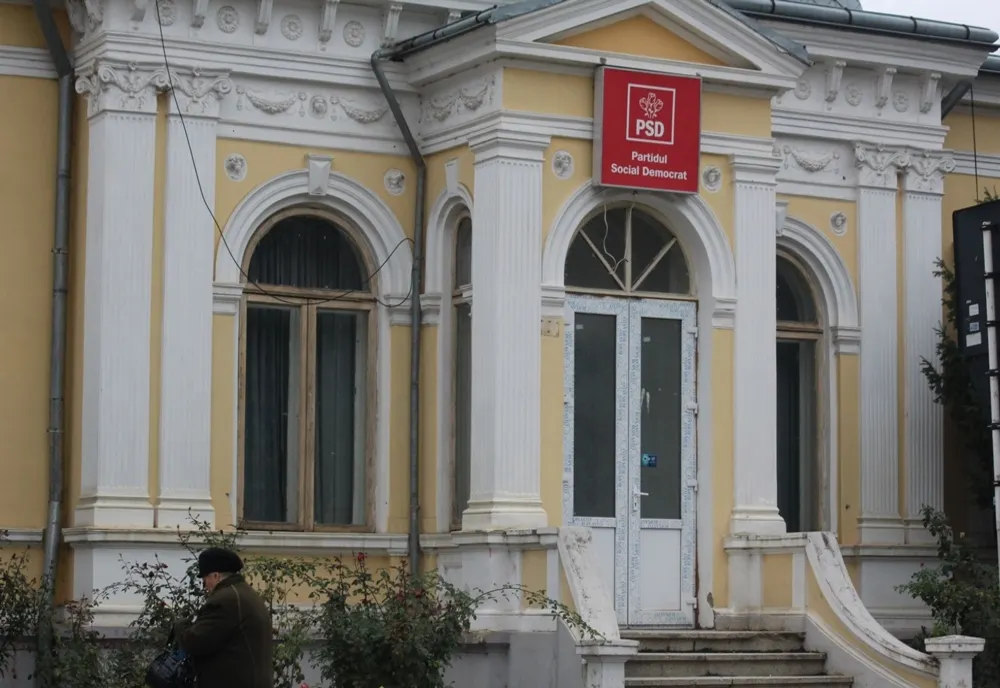 Mascații au descins la sediul PSD Botoșani
