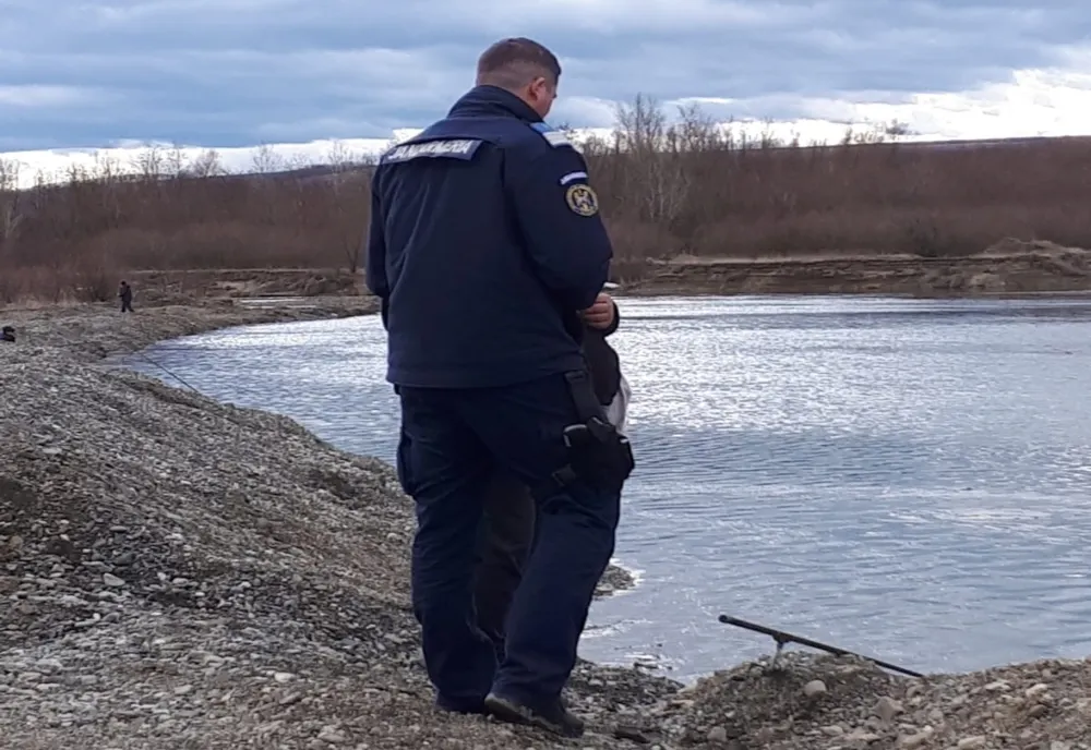 Razie a jandarmilor pe malul Siretului. 11 pescari au fost amendați