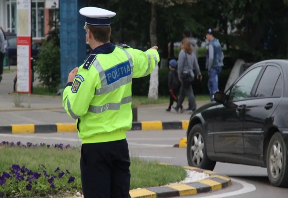Două femei cercetate pentru conducere fără permis