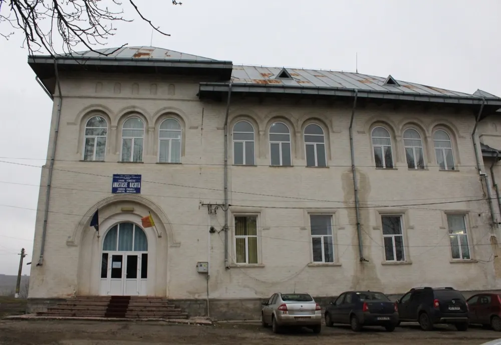 Investiție de 1,4 milioane de euro în liceul lăsat moștenire de boierul Anastasie Bașotă