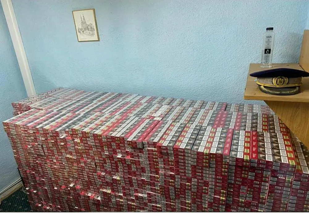 Zi de 13 cu ghinion pentru contrabandişti! Ţigări de peste 21.000 de euro confiscate de către poliţiştii de frontieră