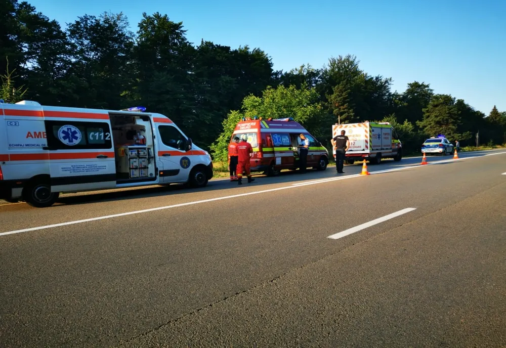 S-a oprit cu mașina într-un cap de pod