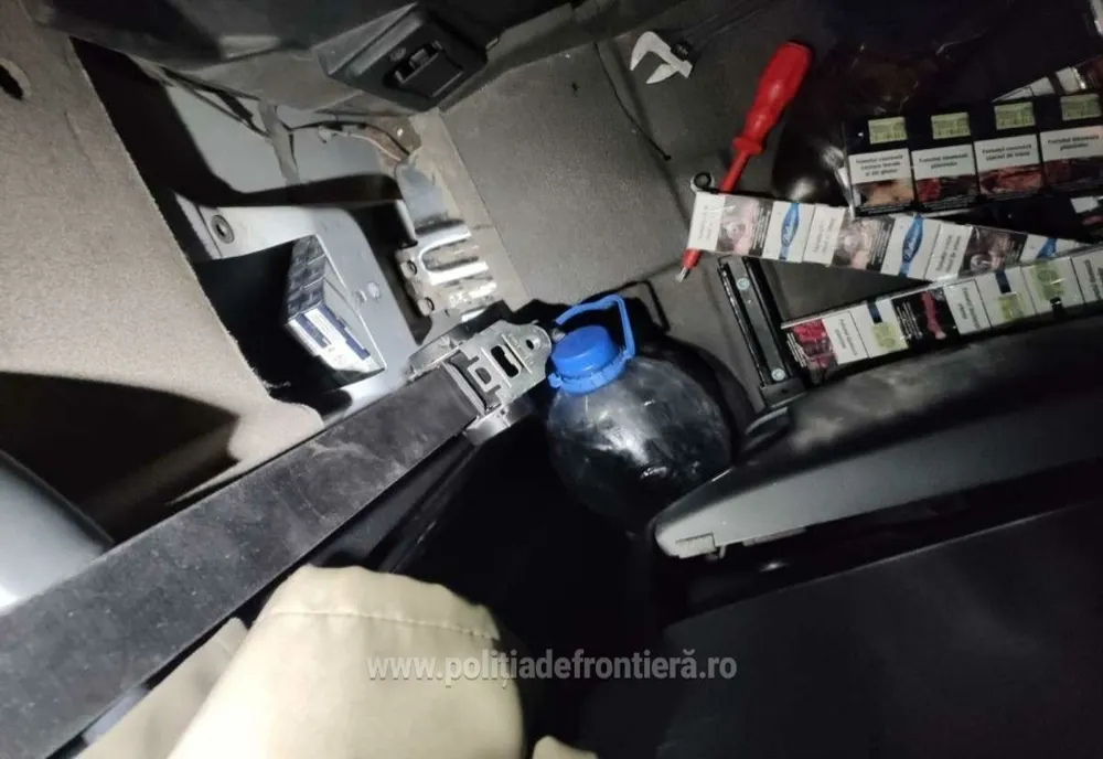 Stâlpii scaunelor unui camion „întăriţi” cu ţigări de contrabandă