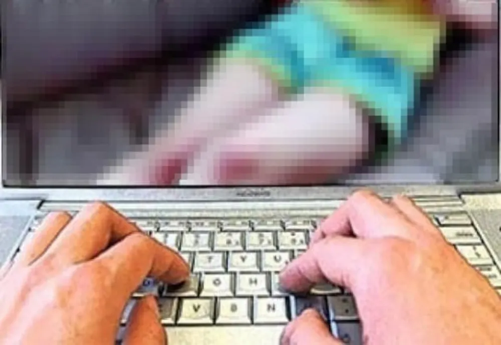 SCANDALOS Cât va sta după gratii un botoșănean pentru infracțiunile de act sexual cu un minor și pornografie infantilă