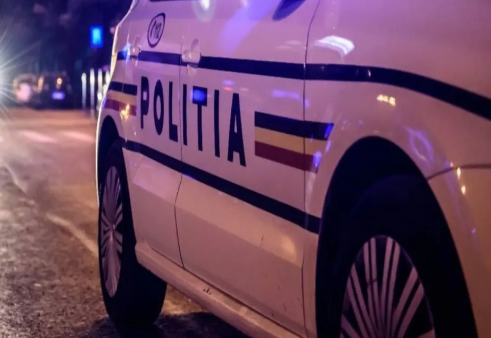 Un bărbat urmărit în trafic de polițiști pentru că nu a oprit la semnale. De ce a fugit