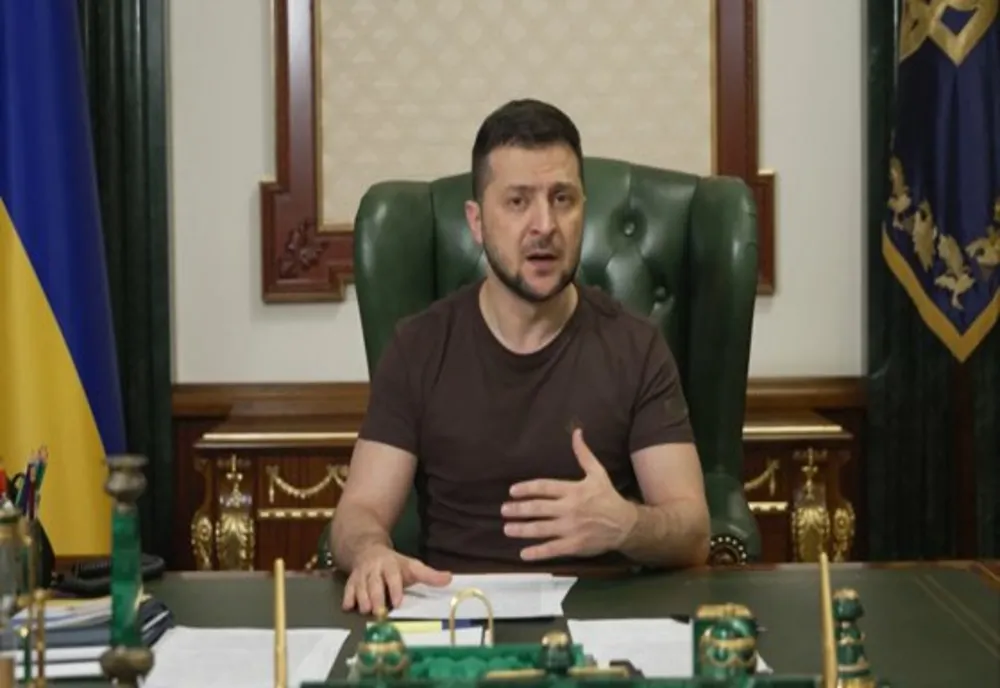 Zelenski: Rușii au lovit de două ori centrala nucleară din Zaporojie