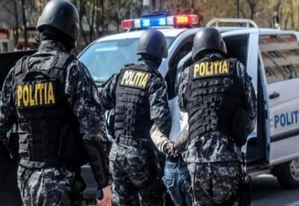 Bătaie pe o stradă din Drăgușeni! Ce au găsit polițiștii la locuința agresorului