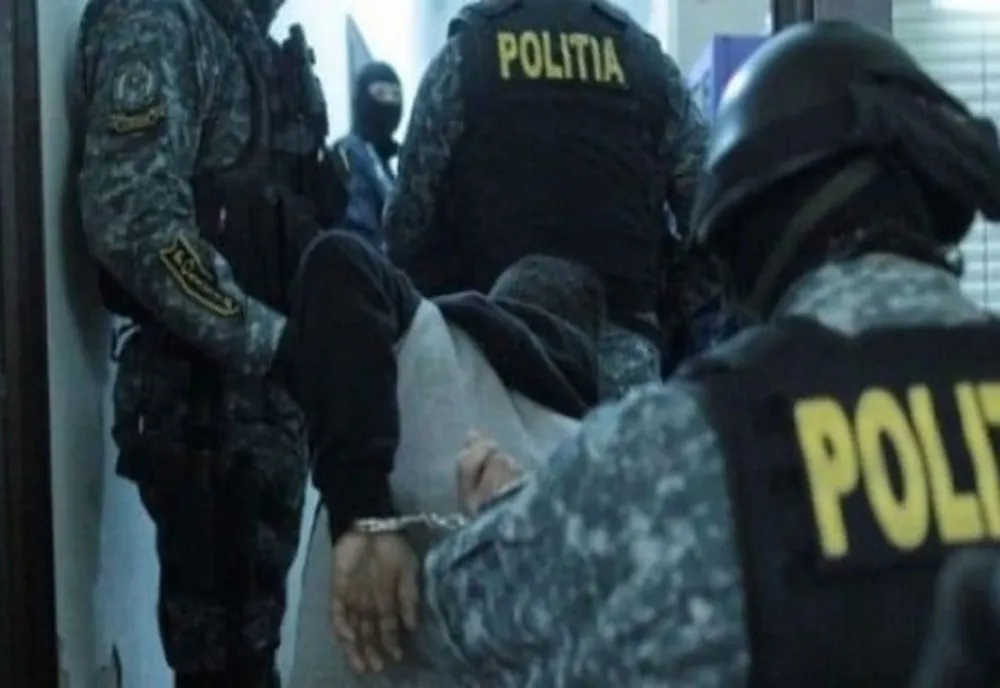 Scandal, aplanat de polițiști pe o stradă din Botoșani