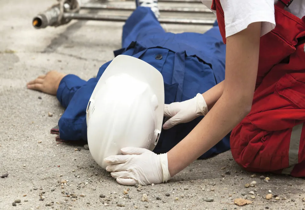 Accident de muncă în comuna Turț! Un bărbat din Botoşani a fost rănit