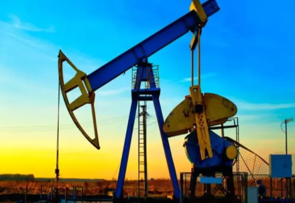 Preţurile petrolului au scăzut luni cu peste 3%