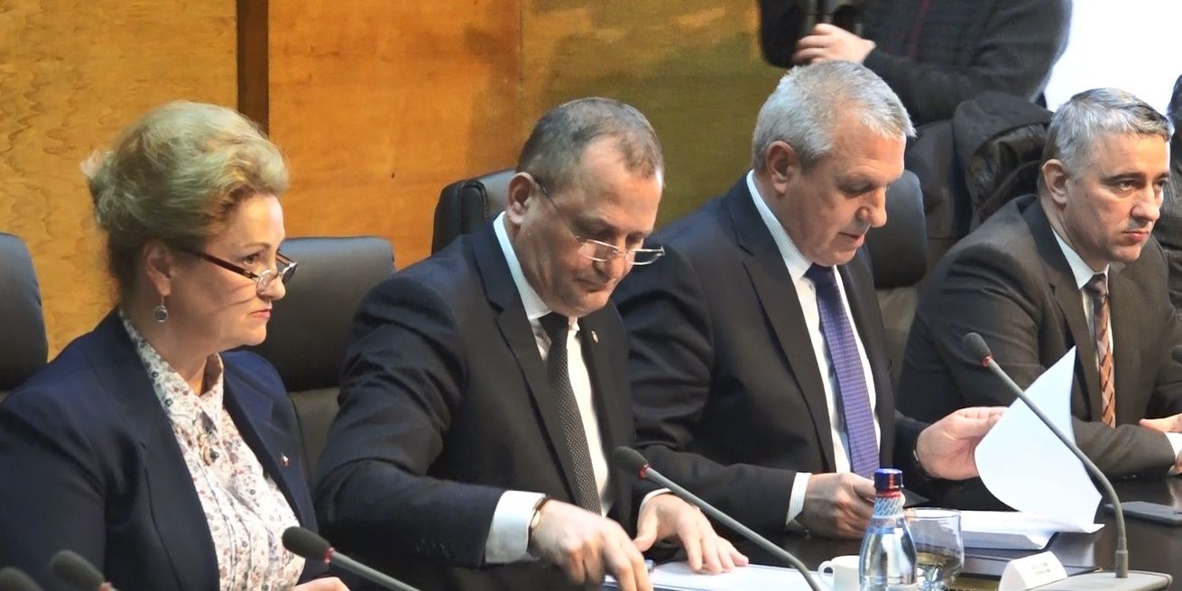 sedinta consiliu judetean1