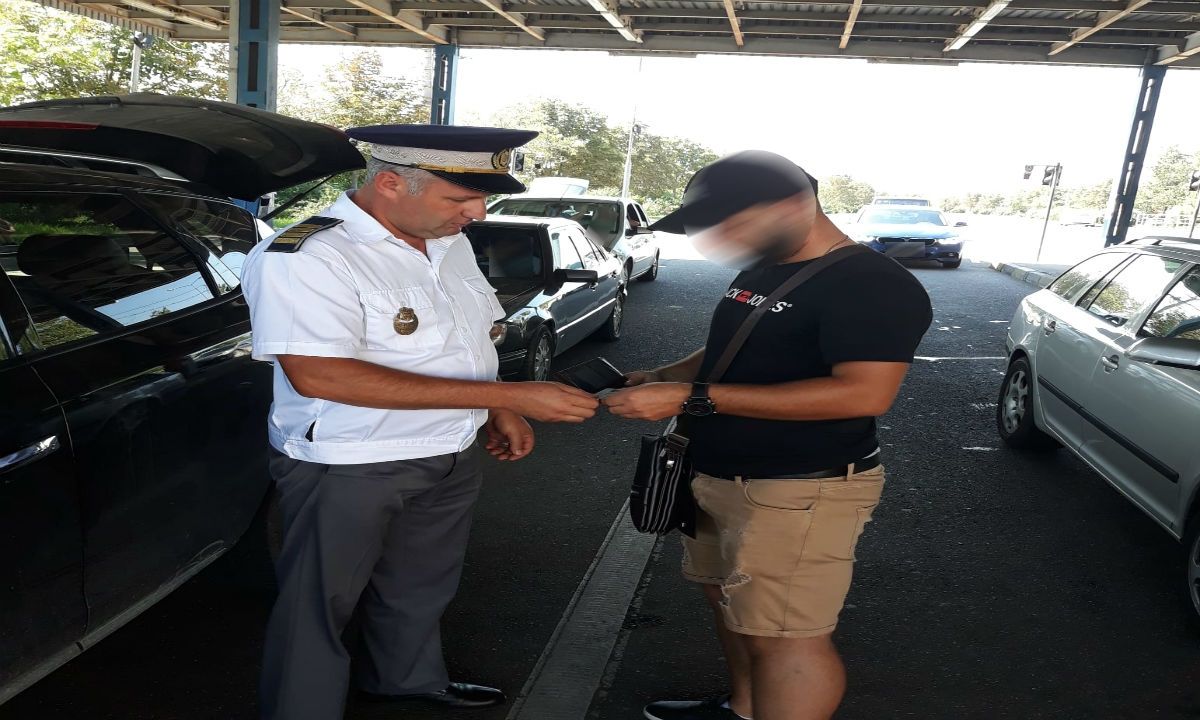 Carte de identitate falsă, oprită din drumul către Germania