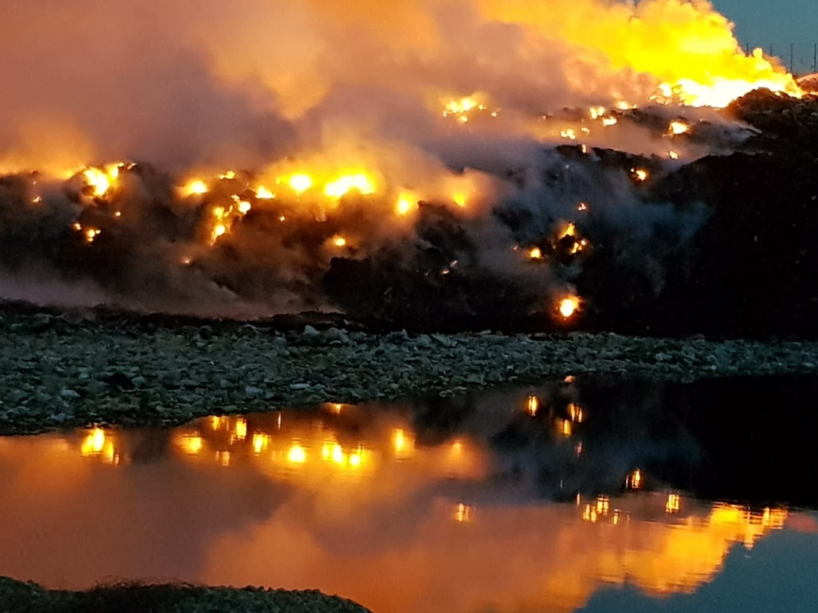 incendiu groapa gunoi stauceni