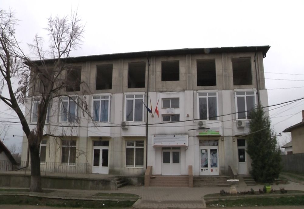 O primărie realizează locuințe pentru a atrage medici și profesori în comună FOTO