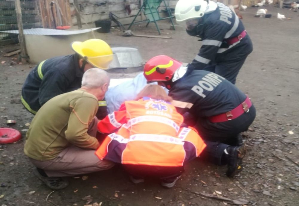 Femeie salvată dintr-o fântână adâncă de 17 metri