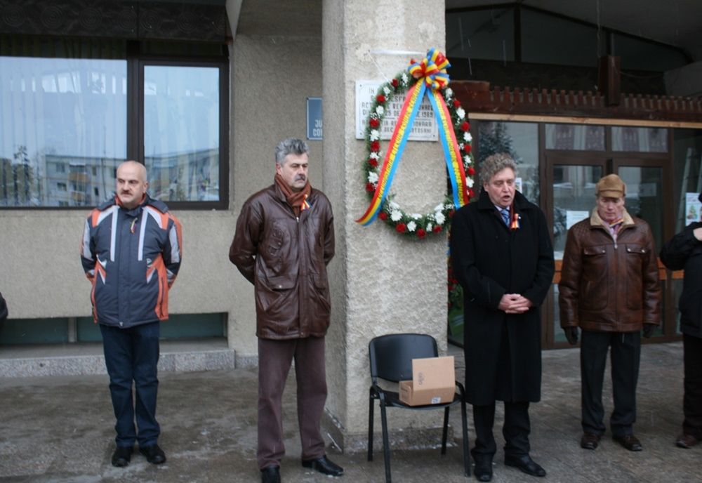 Ceremonial militar și depuneri de coroane de flori, la 30 de ani de la Revoluție