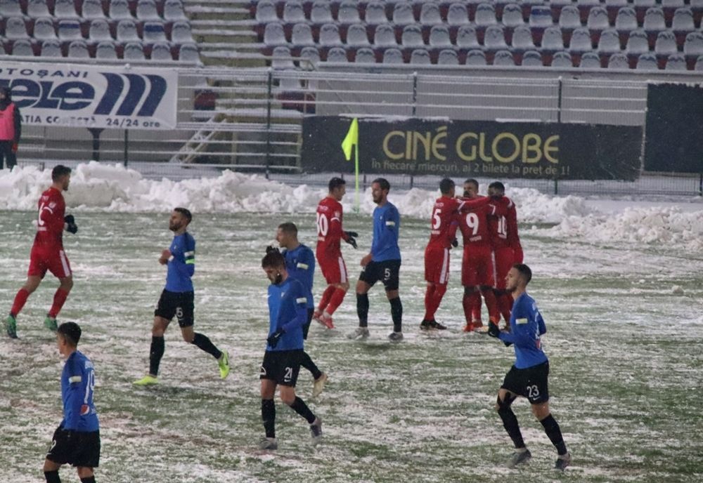 FC Botoșani învinge Viitorul într-un meci jucat pe zăpadă FOTO