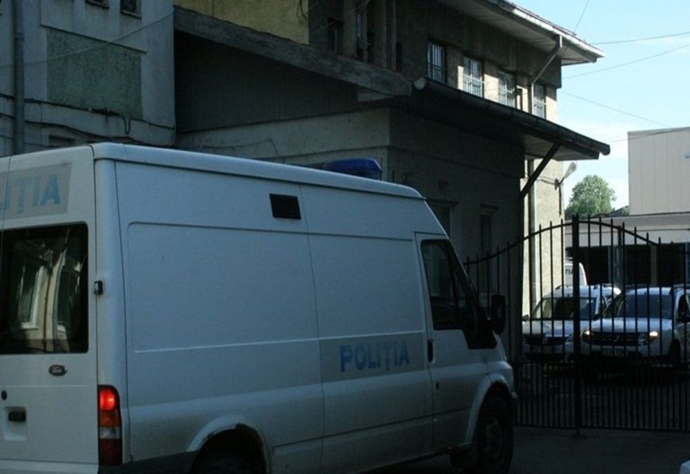 Tânără trimisă în judecată pentru că și-a ucis copilul