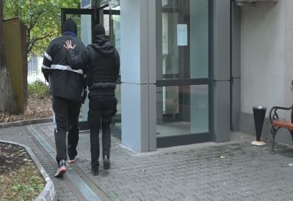 Bătaie în zona Casei Tineretului. Un tânăr a fost înjunghiat în gât