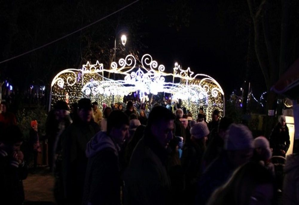 Iluminatul festiv se va aprinde mâine după amiază în municipiul Botoșani