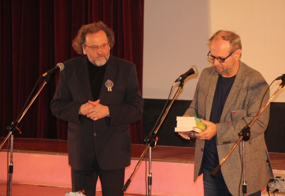 Nouă poeți nominalizați pentru Premiul Național Mihai Eminescu