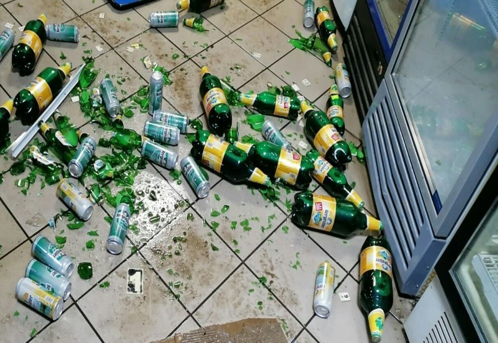 Bar devastat de un individ supărat