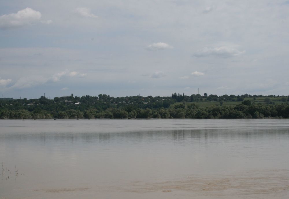 S-a rupt un baraj în Ucraina iar Cernăuțiul va inundat. Prefect Botoșani: „Spre noi se îndreaptă ceva serios”