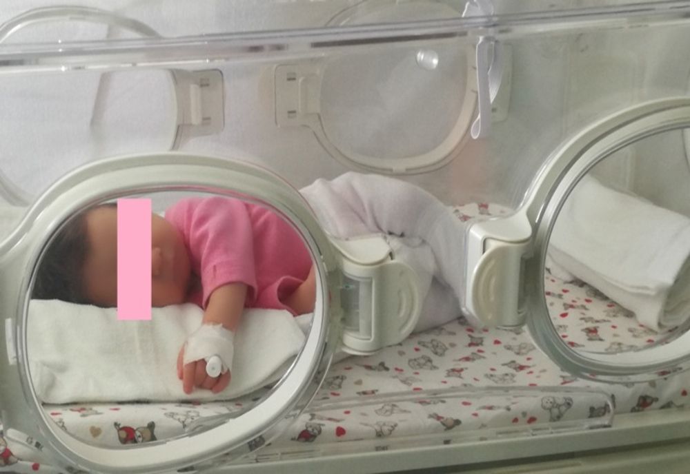 Bebeluş născut cu SARS-COV 2  