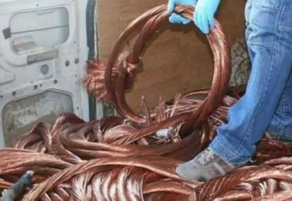 Hoți de cablu, reținuți