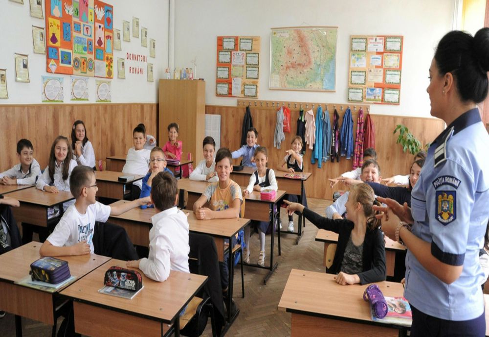 Poliţiştii botoşăneni  alături de elevi în Săptămâna Altfel