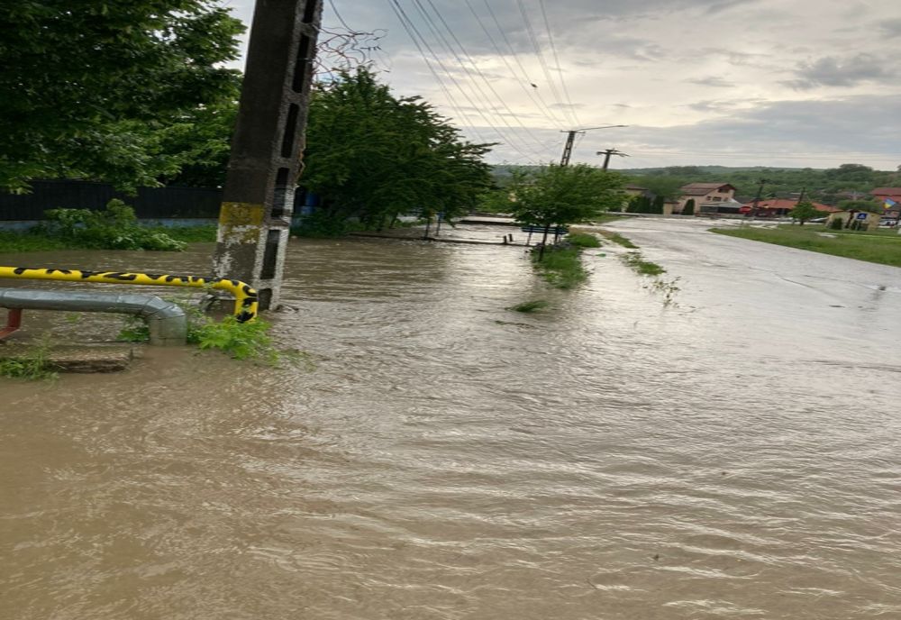 Pericol de inundații în mai multe zone ale țării