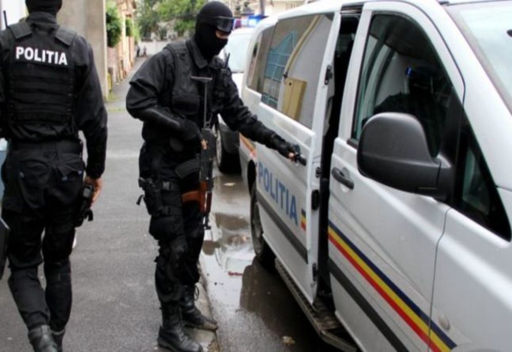 Traficanți de droguri de risc, reținuți de DIICOT