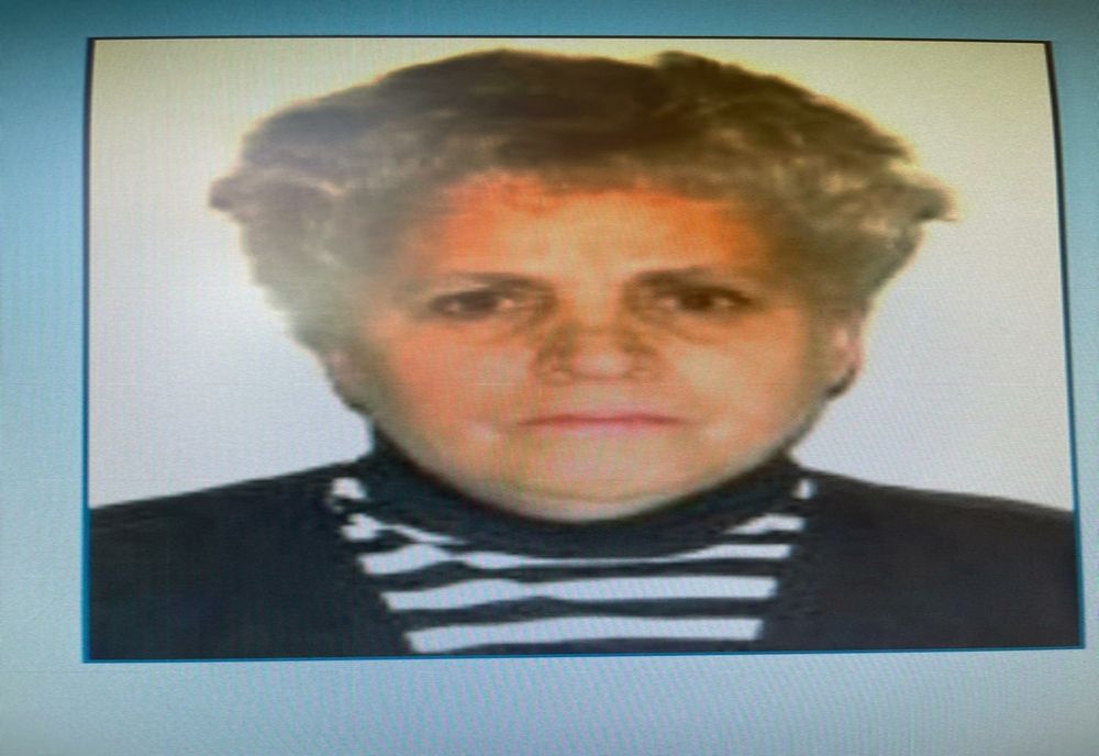 Dacă ați văzut această femeie, sunați de îndată la 112! 