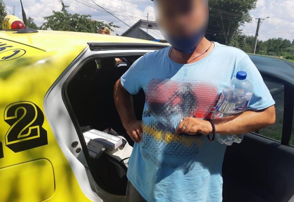 Ţigări de contrabandă transportate cu taxiul