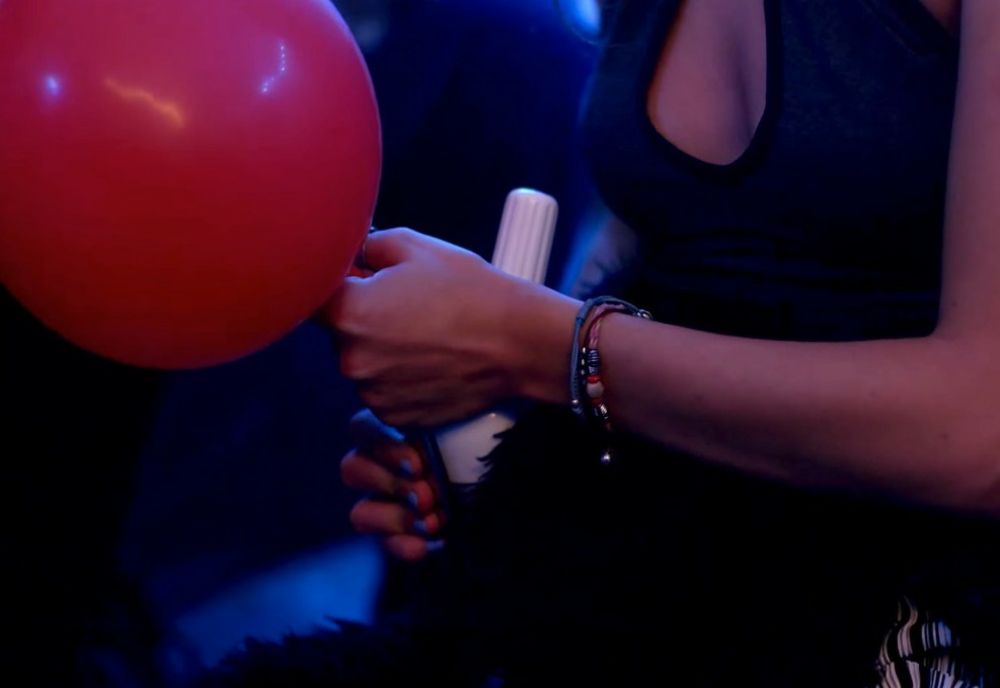 Un nou drog la petrecerile de pe litoral! Ce este "funny gas" și cât este de periculos