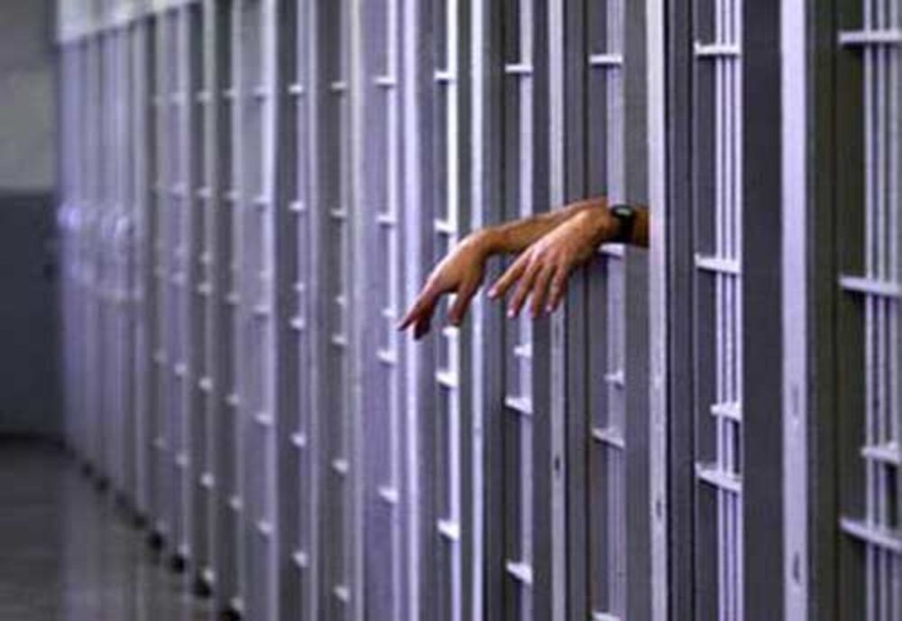 Tânăr reținut pentru mai multe furturi