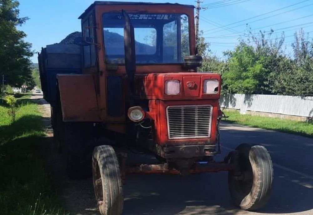”Tractorist” fără acte în vamă