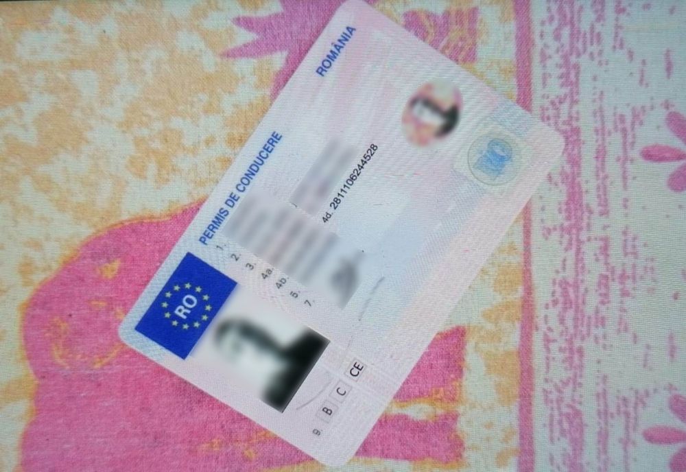 1.000 de euro pentru un permis fals cu care a încercat să păcălească polițiștii