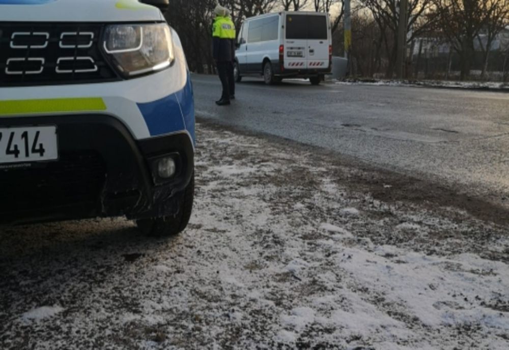 Cafea pentru șoferii obosiți, oferită de polițiști