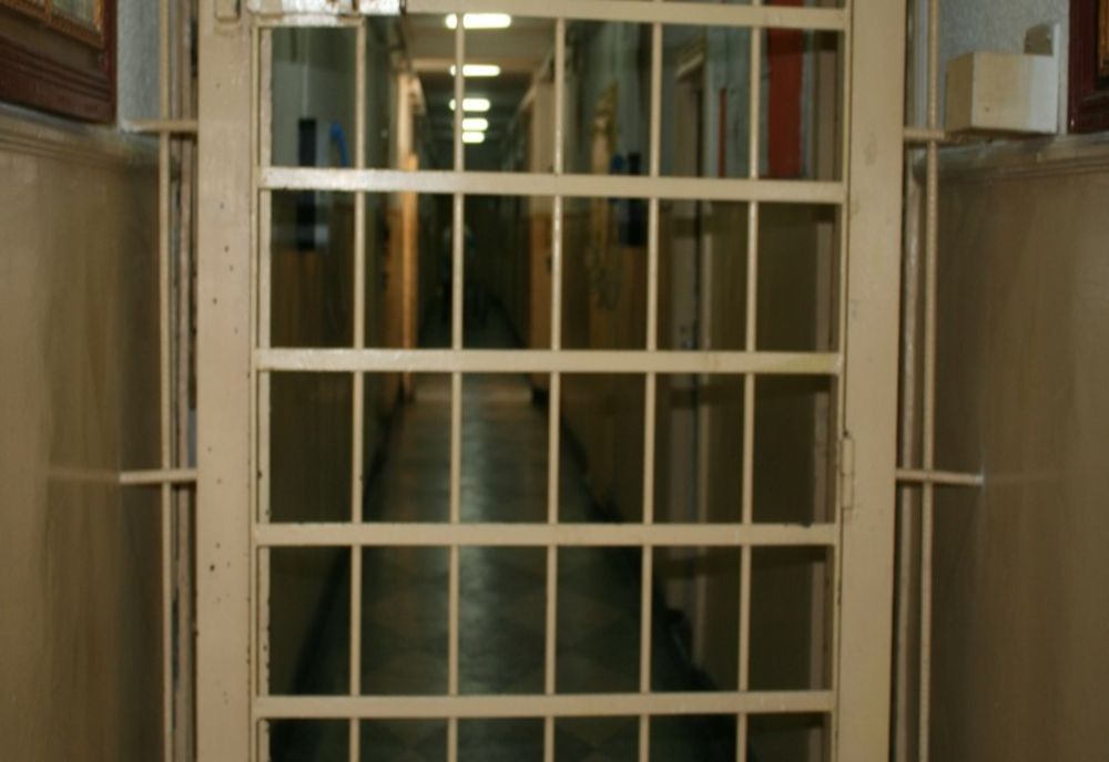 Doi bărbați condamnați la închisoare pentru că au condus fără permis de conducere