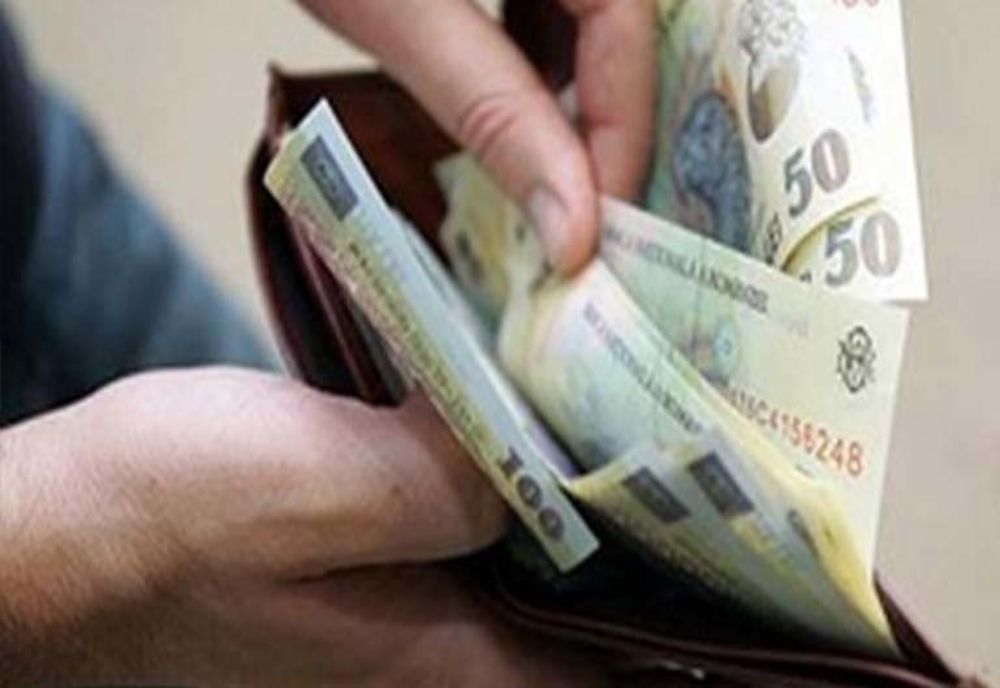 În arest după ce a furat banii unei bătrâne