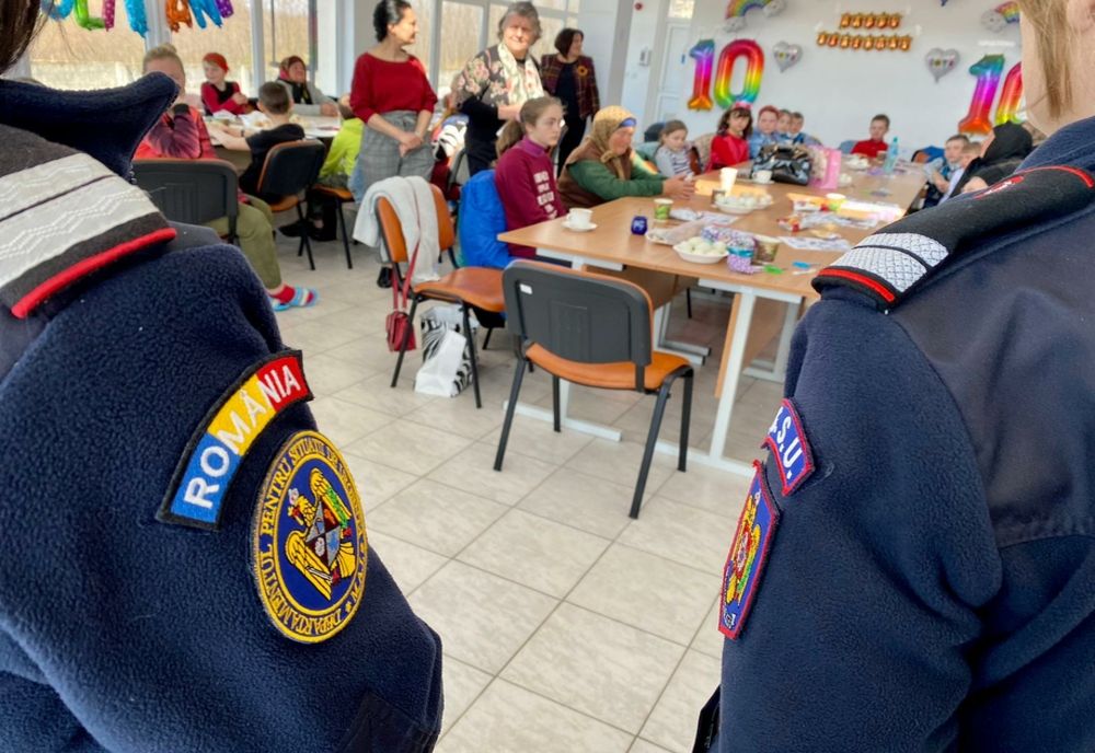Pompierii botoșăneni, au mers în vizită la refugiați și nevoiași