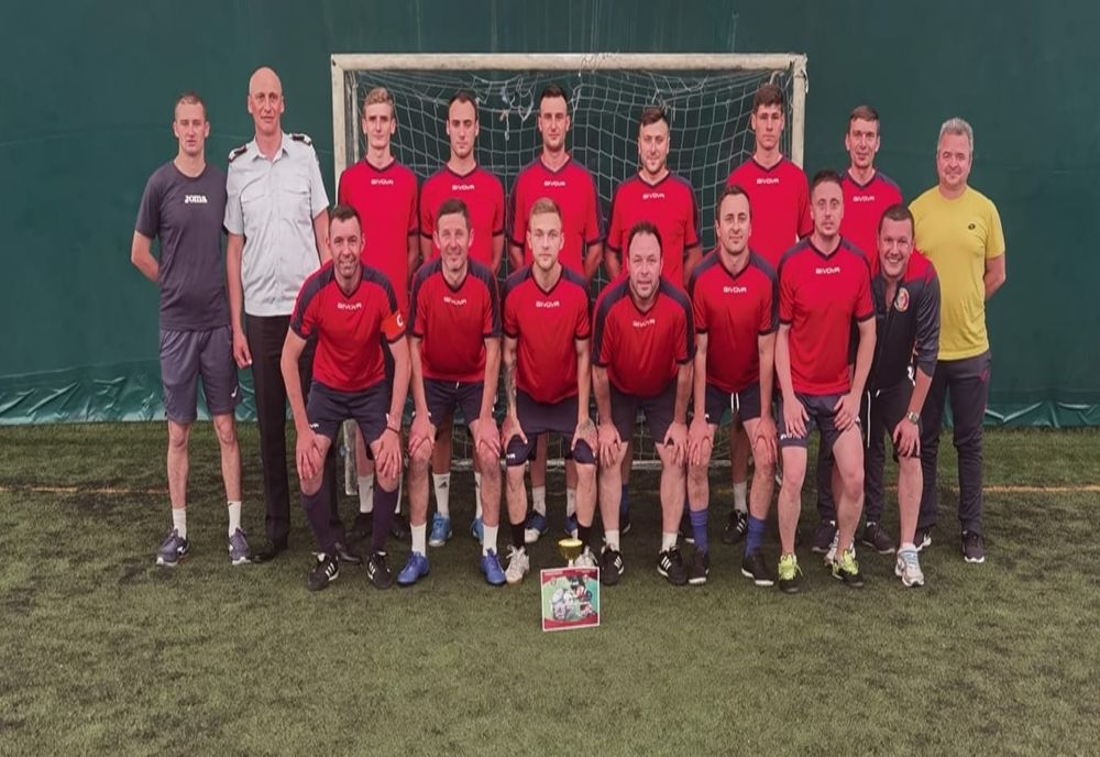 Pompierii botoșăneni - campioni la minifotbal pe Moldova